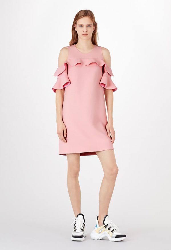Мода 2021-2022 года в женской одежде: розовое платье